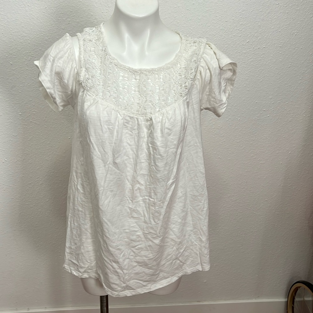 Old Navy White Laced Cold Shoulder Tshirt Sz L